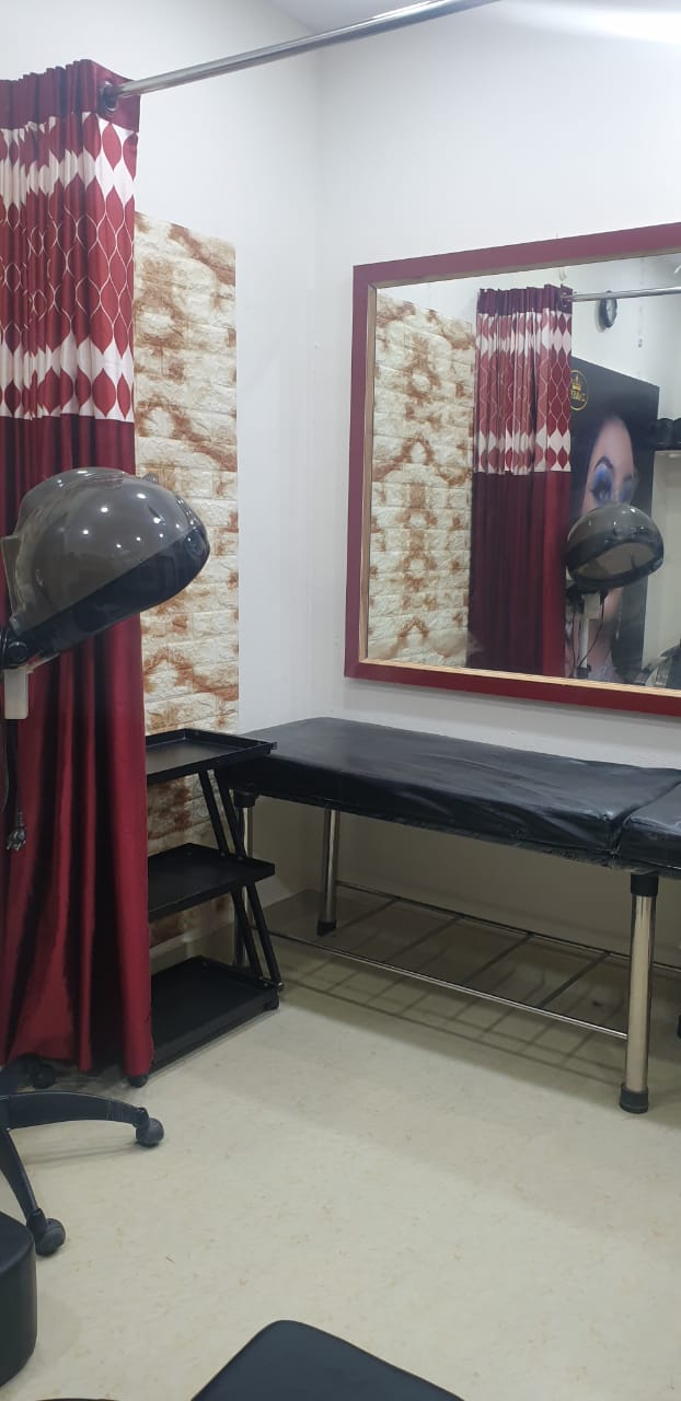 Zareen Beauty Parlour - Gallery 7